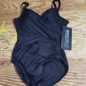 Miraclesuit Classic Black One-Piece  Mystique 8 NWT cross over waist